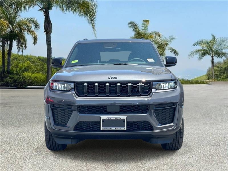 New 2026 Jeep Grand Cherokee Laredo Altitude 4x2