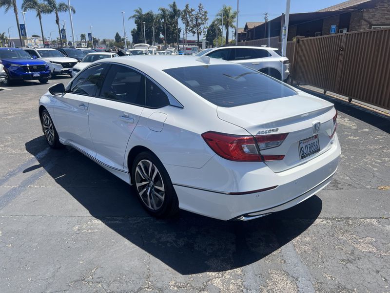 2019 Honda Accord Hybrid TouringImage 2