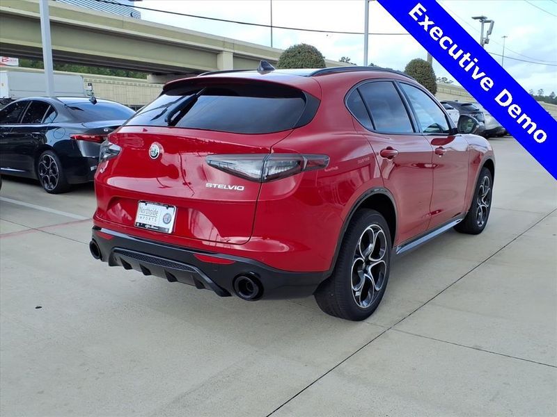 New 2025 Alfa Romeo Stelvio VeloceImage 7