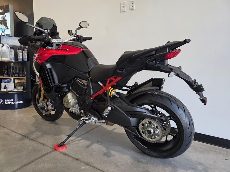 New 2025 Ducati Multistrada V4 Pikes Peak 