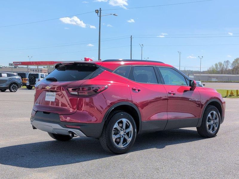 Used 2023 Chevrolet Blazer LTImage 3