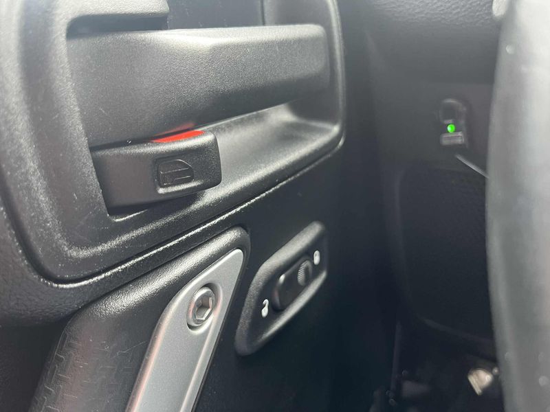 Used 2016 Jeep Wrangler Unlimited Image 8