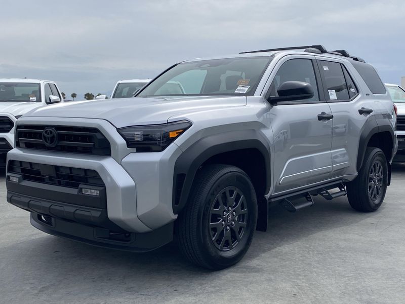 New 2025 Toyota 4Runner SR5Image 6