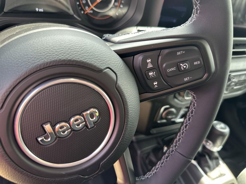 New 2025 Jeep Wrangler 4-door Sport SImage 22