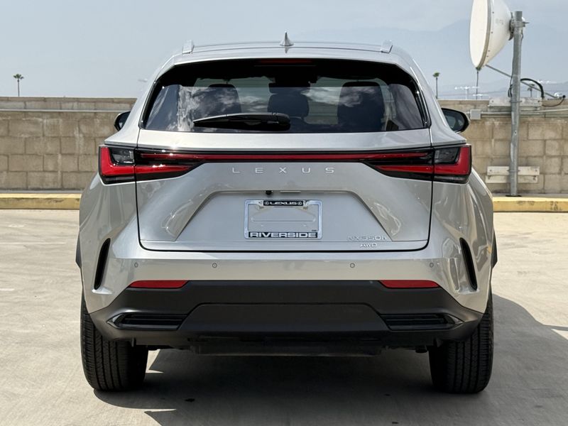 Used 2025 Lexus NX 350h LuxuryImage 11