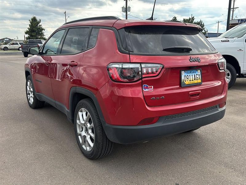 2025 Jeep Compass Latitude photo 3