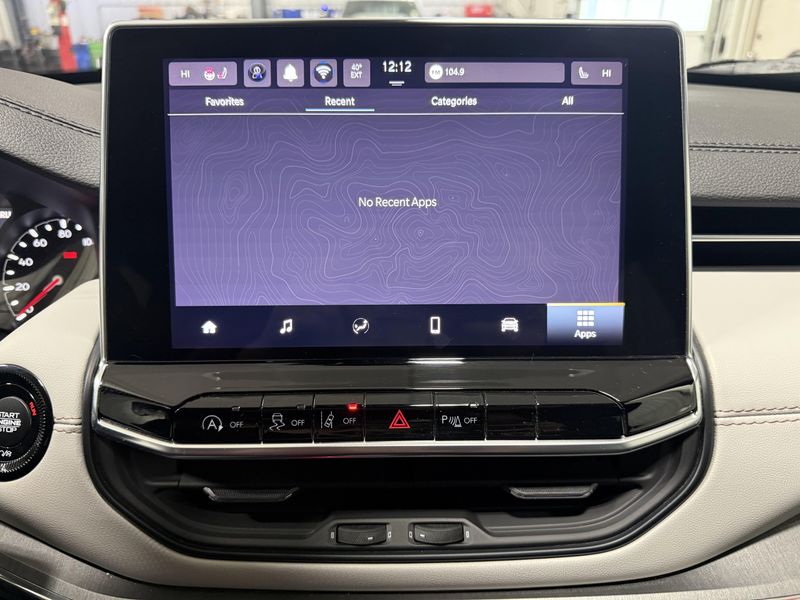 Used 2024 Jeep Compass LimitedImage 36