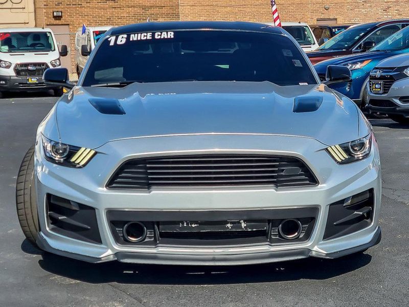2016 Ford Mustang GT Premium photo 4