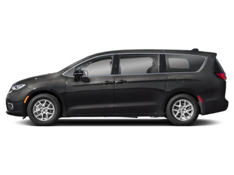 New 2026 Chrysler Pacifica SelectImage 2