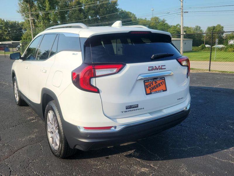 Used 2024 GMC Terrain SLT