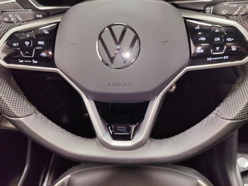 Used 2024 Volkswagen Tiguan AWD SEL R-Line w/Sunroof/NavImage 34
