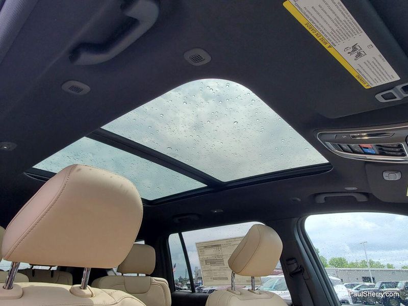 2025 Jeep Grand Cherokee L Limited 4x4Image 3