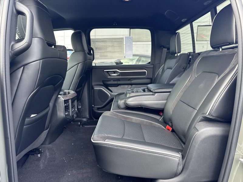 New 2026 RAM 1500 Laramie Crew Cab 4x2 5'7' Box