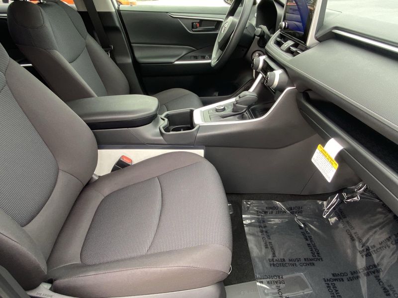 New 2025 Toyota RAV4 Hybrid LEImage 10