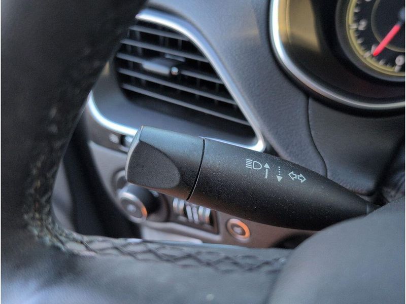 Used 2023 Jeep Cherokee Altitude LuxImage 26