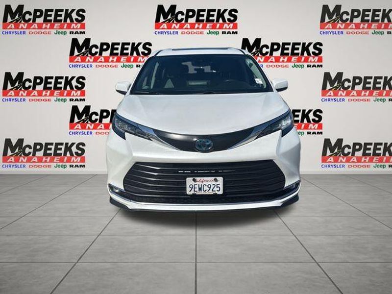 Used 2023 Toyota Sienna XLEImage 8