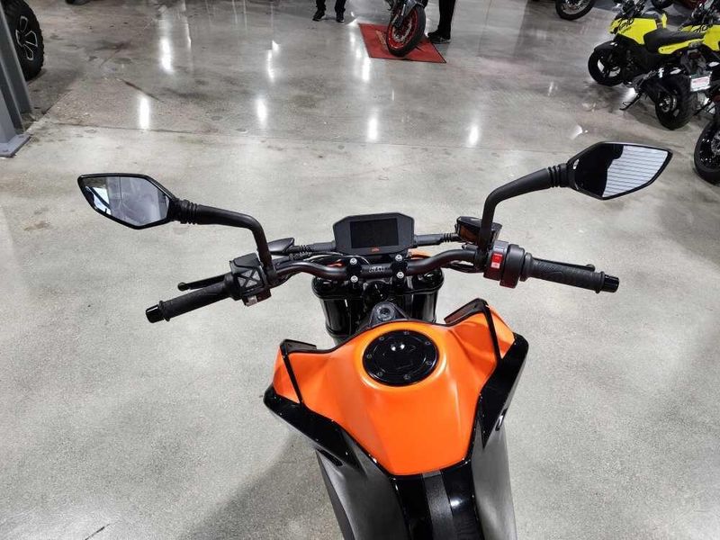 Used 2022 KTM 890 DUKE Image 7