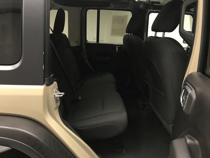 Used 2022 Jeep Wrangler Unlimited WillysImage 30