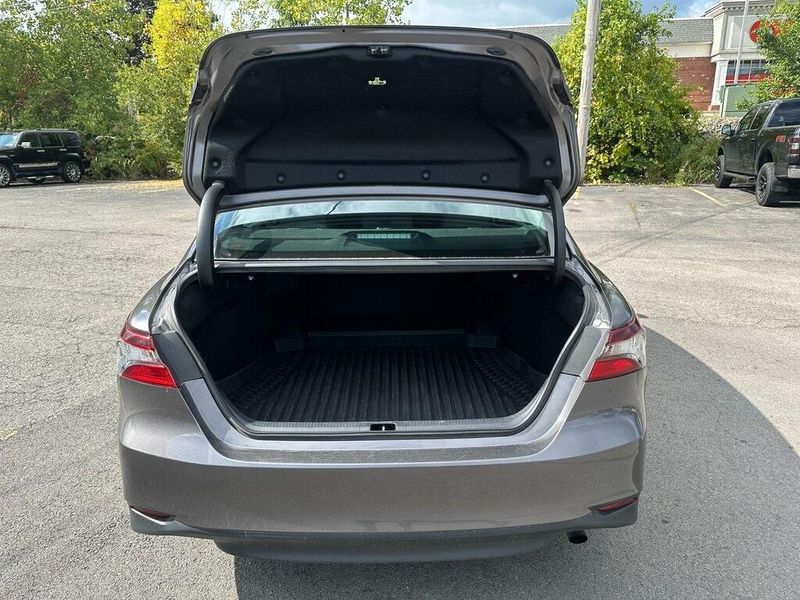 2023 Toyota Camry LE photo 12