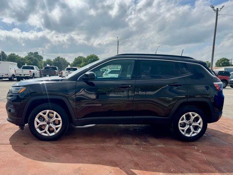 Used 2025 Jeep Compass LatitudeImage 8