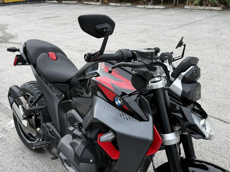2026 BMW R 1300 R