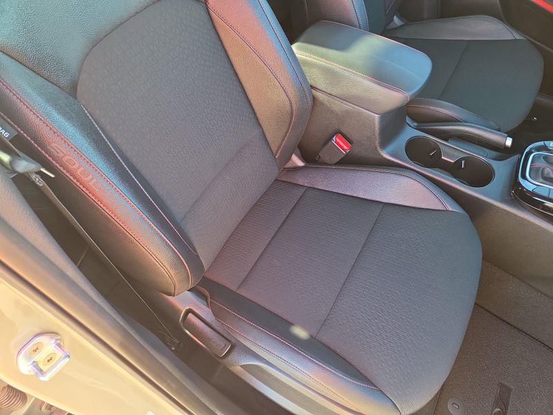 2023 Kia Soul GT-Line photo 15