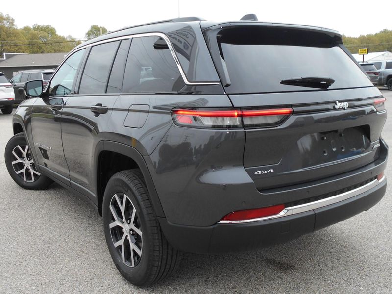 2025 Jeep Grand Cherokee Limited 4x4Image 3
