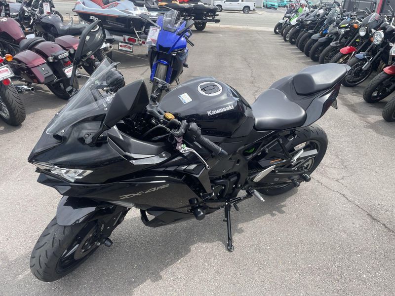 Used 2024 Kawasaki NINJA ZX-4RR Image 17