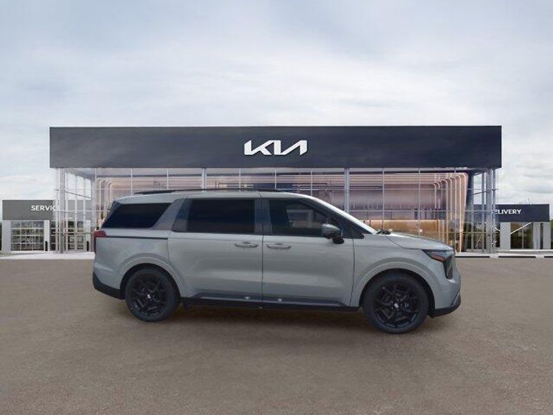 New 2026 Kia Carnival SX PrestigeImage 2