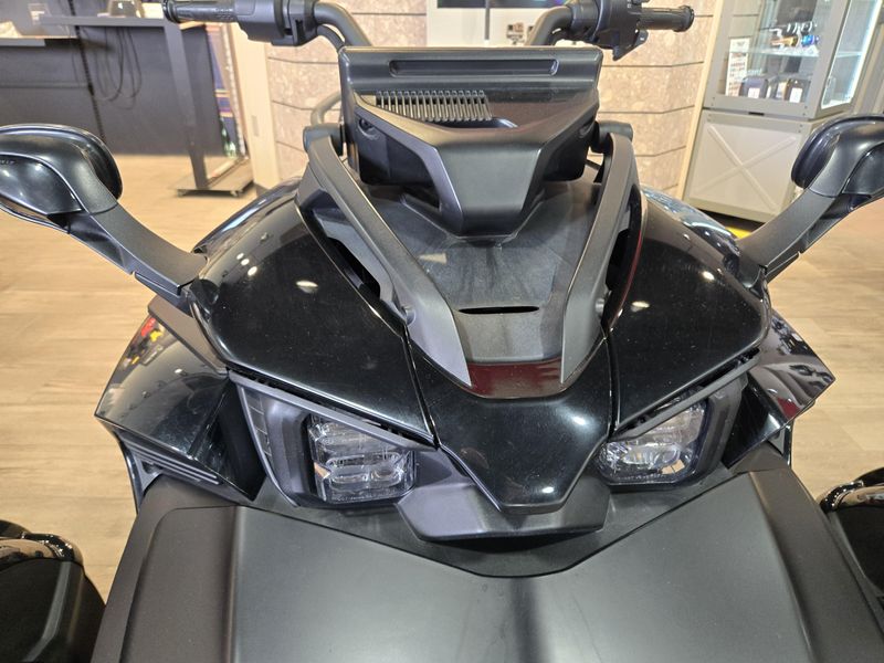 USED 2024 CAN-AM SPYDER F3-S Image 9