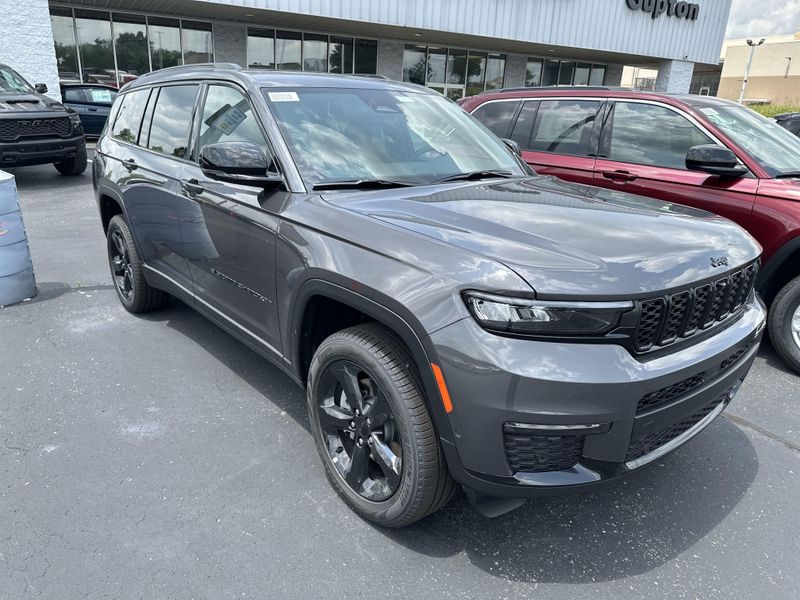 New 2025 Jeep Grand Cherokee L Limited 4x4Image 3