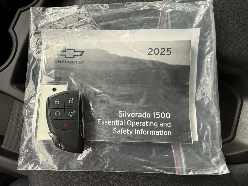 Used 2025 Chevrolet Silverado 1500 LTImage 19
