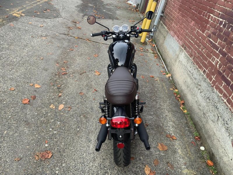 2025 Triumph BONNEVILLE T120 BLACK