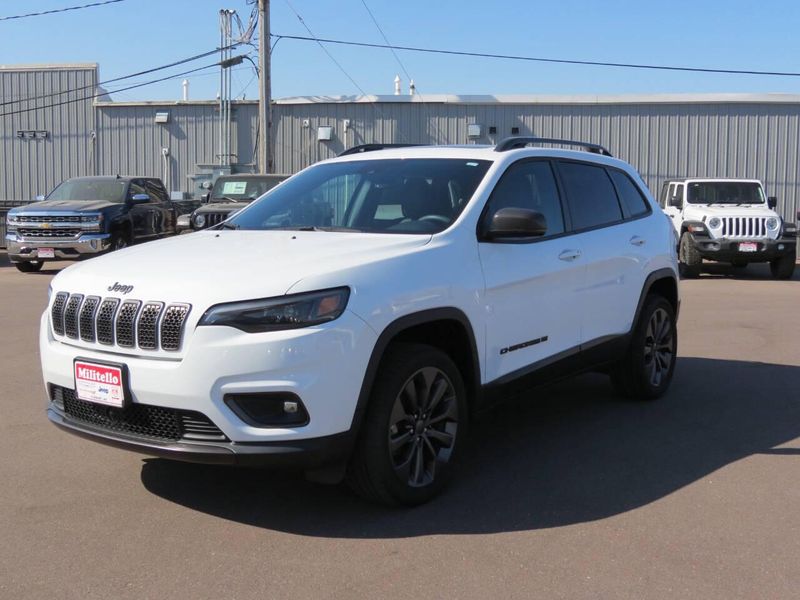 2021 Jeep Cherokee 80th Anniversary Edition 4x4 4dr SUVImage 4