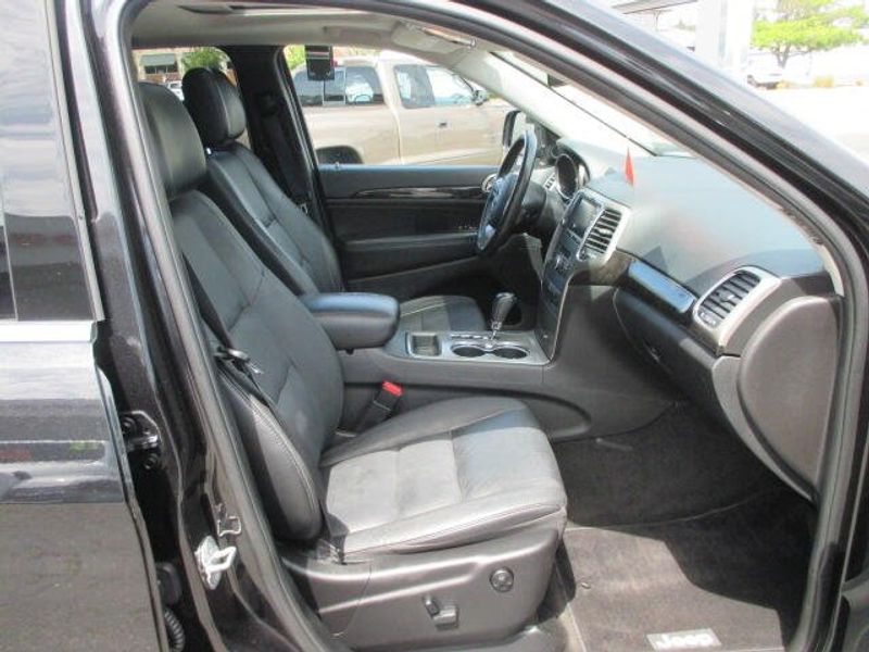 2012 Jeep Grand Cherokee Laredo AltitudeImage 26
