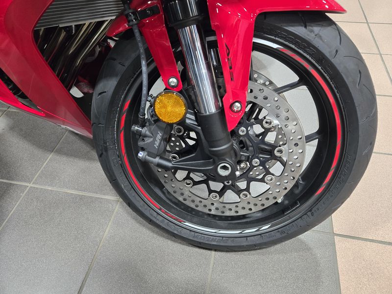 2025 Honda CBR650R ECLUTCH GRAND PRIX RED Image 13