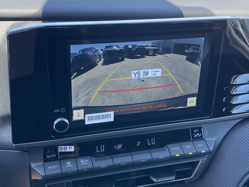 2025 Toyota Camry SEImage 16