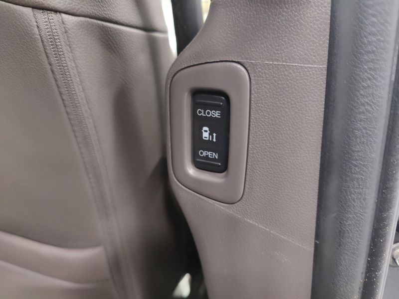 2016 Honda Odyssey EX-L w/SunroofImage 16