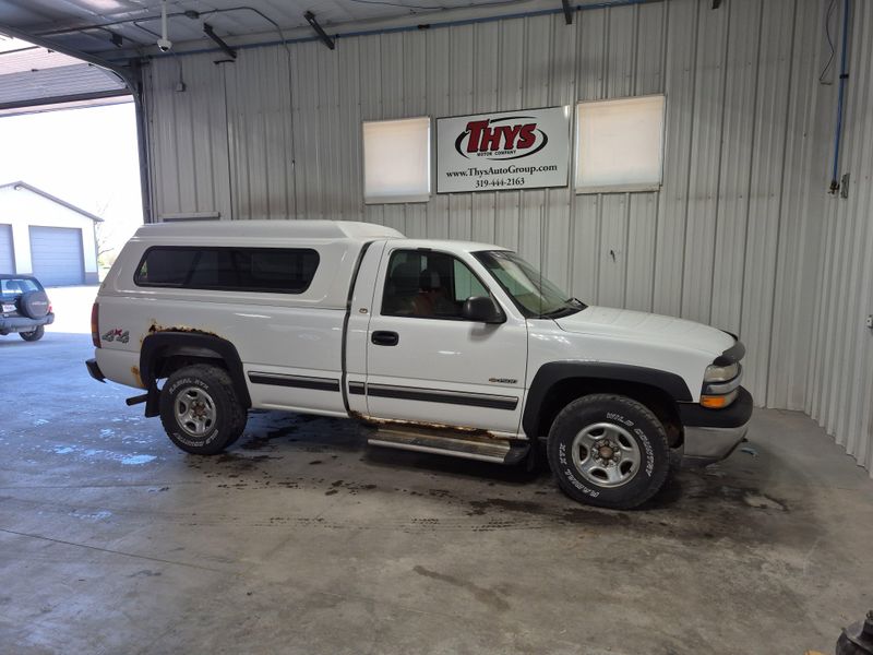 2000 Chevrolet Silverado 1500 Image 2