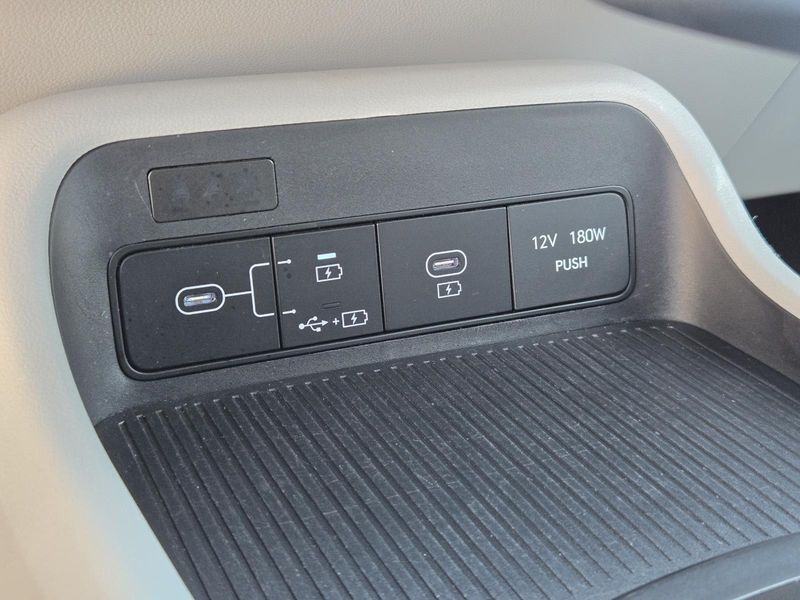 Used 2024 Hyundai Kona SEL FWD