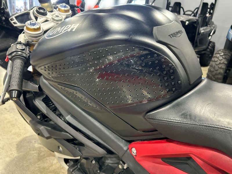 2017 Triumph DAYTONA 675 R Image 15