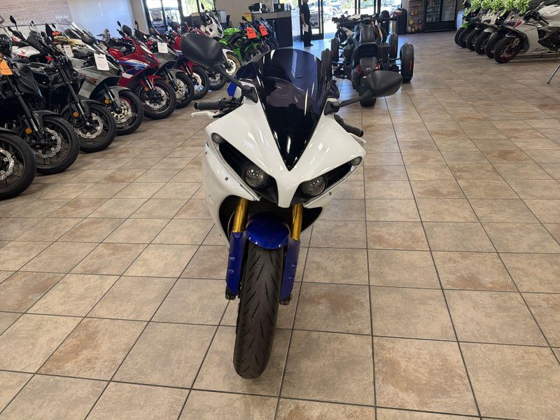 Used 2014 Yamaha YZF-R1 CA Image 12