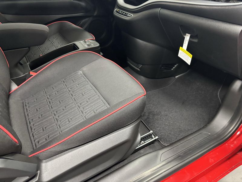 2024 Fiat 500e Inspi(red)Image 11