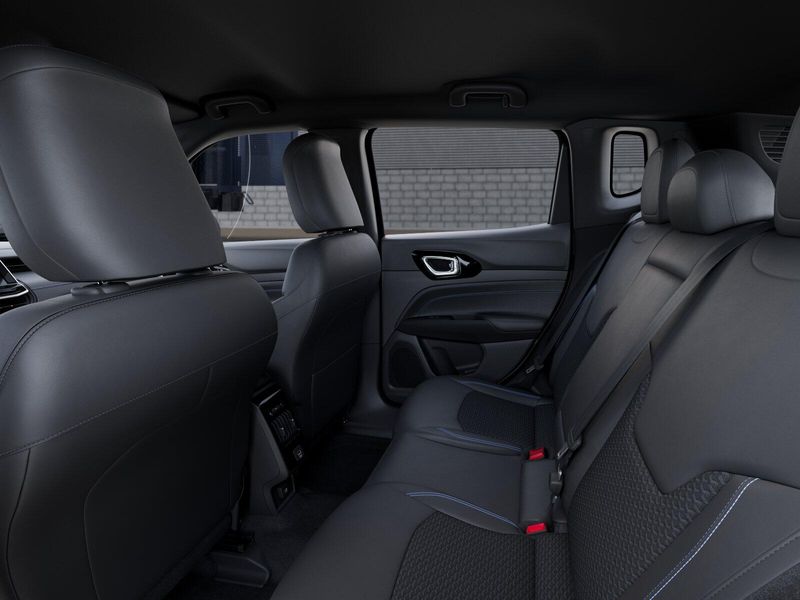 New 2026 Jeep Compass Latitude Altitude 4x4Image 23