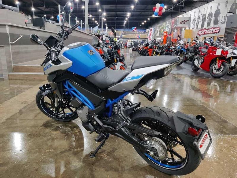 Used 2023 CFMOTO 300NK Image 6