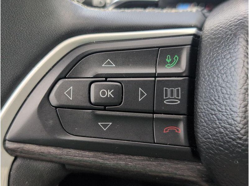 Used 2023 Jeep Grand Cherokee LimitedImage 21