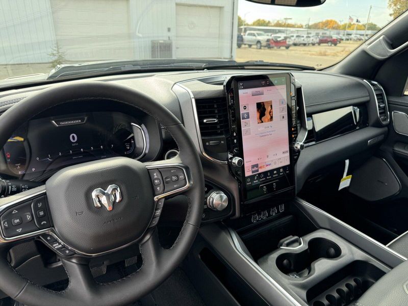 2025 RAM 1500 LaramieImage 27