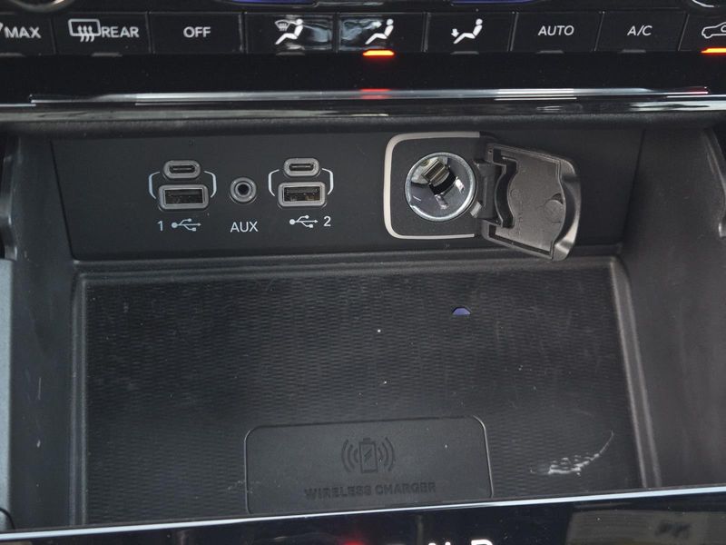Used 2025 Jeep Grand Cherokee Altitude X 4x2