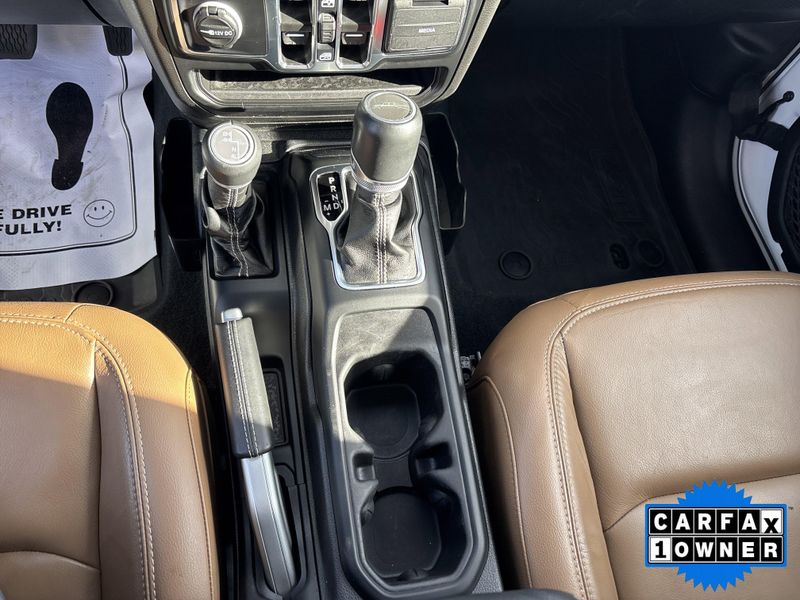 Used 2022 Jeep Gladiator OverlandImage 29