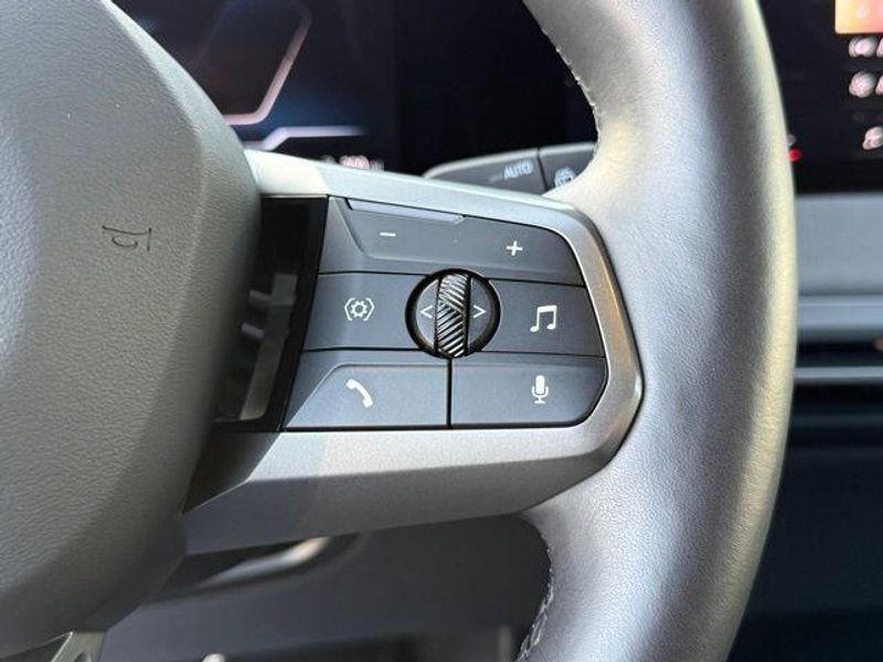 Used 2026 BMW iX xDrive60Image 28